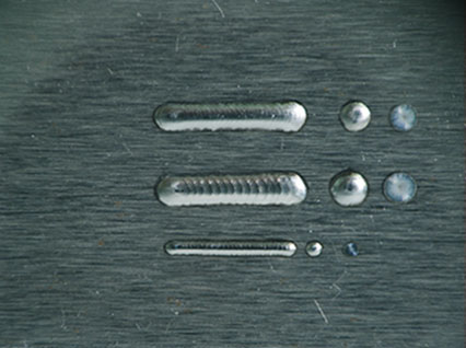 <a href='http://m.libo1212.com/product/3.htm' class='text_a'>模具激光焊機(jī)</a>修復(fù)鏡面模具效果